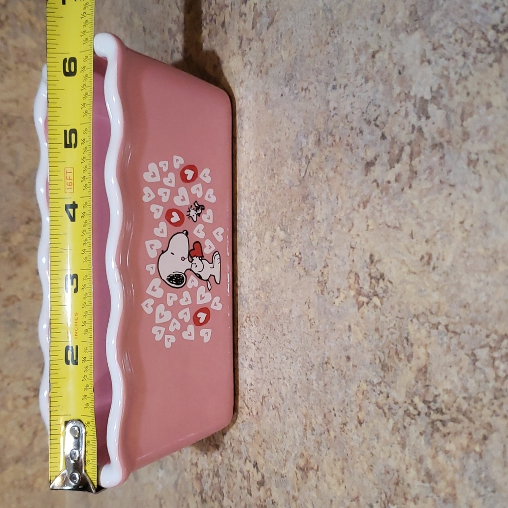 Mini Snoopy Valentines ceramic baking pan NWT